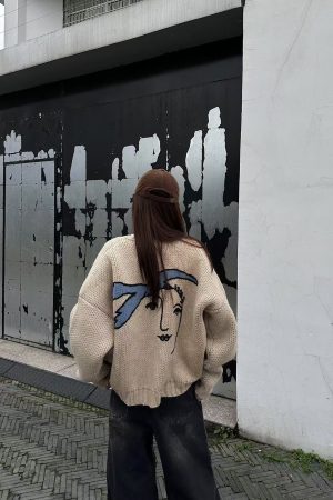Korean Style Pumpkin Oil Painting Peace Dove Cardigan Sweater for Women - Loose Gray Knitted Top for Autumn and Winter
