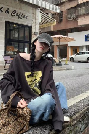 Korean Style Pumpkin Printed Sweatshirt for Women, Loose Casual Round Neck Off-Shoulder Deep Gray Top
