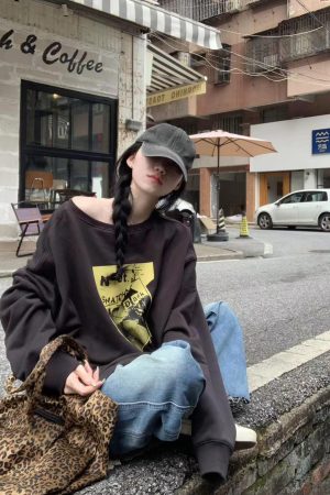 Korean Style Pumpkin Printed Sweatshirt for Women, Loose Casual Round Neck Off-Shoulder Deep Gray Top