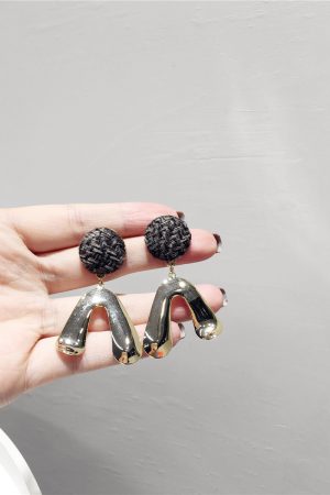 Korean Style Retro Color-Blocking Plaid Knitted Button Earrings with U-Shaped S925 Silver Needle for Autumn/Winter Fashion