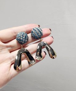 Korean Style Retro Color-Blocking Plaid Knitted Button Earrings with U-Shaped S925 Silver Needle for Autumn/Winter Fashion