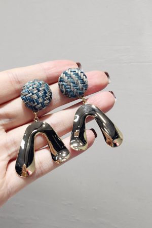 Korean Style Retro Color-Blocking Plaid Knitted Button Earrings with U-Shaped S925 Silver Needle for Autumn/Winter Fashion