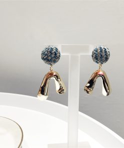 Korean Style Retro Color-Blocking Plaid Knitted Button Earrings with U-Shaped S925 Silver Needle for Autumn/Winter Fashion