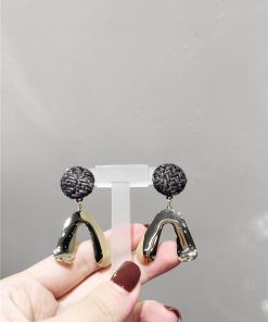Korean Style Retro Color-Blocking Plaid Knitted Button Earrings with U-Shaped S925 Silver Needle for Autumn/Winter Fashion