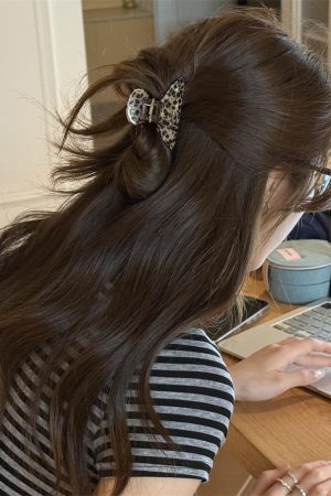 Korean-Style Retro Leopard Print Acetate Hair Claw - Fashionable High-End Versatile Shark Clip Hair Accessory