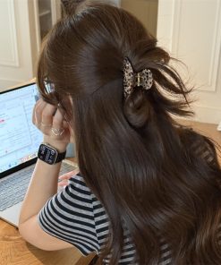 Korean-Style Retro Leopard Print Acetate Hair Claw - Fashionable High-End Versatile Shark Clip Hair Accessory