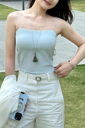 Korean Style Retro Metal Mane Tassel Necklace - High-End Fashion Statement Chain for Light Luxury Temperament and Unique Style