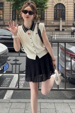 Korean-Style Sleeveless Knitted Polo Top for Women - Summer College Fashion, Slimming and Stylish Vest
