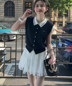 Korean-Style Sleeveless Knitted Polo Top for Women - Summer College Fashion, Slimming and Stylish Vest