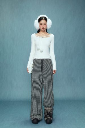 Korean Style Slim-Fit Tie-Up Plush T-Shirt for Women - Short Sleeve, Autumn/Winter 2025 Fashion Top