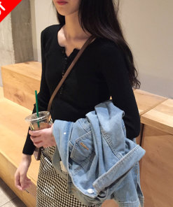 Korean-Style Slim-Fit V-Neck Knitted Top for Women, Flattering Autumn Winter Layering Shirt, Trendy Basic Fashion Piece