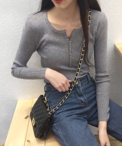 Korean-Style Slim-Fit V-Neck Knitted Top for Women, Flattering Autumn Winter Layering Shirt, Trendy Basic Fashion Piece
