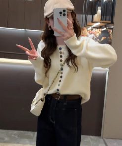 Korean-Style Soft Knitted Sweater & Denim Wide-Leg Pants Matching Set for Autumn/Winter - Fashionable Age-Reducing Two-Piece Outfit