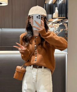 Korean-Style Soft Knitted Sweater & Denim Wide-Leg Pants Matching Set for Autumn/Winter - Fashionable Age-Reducing Two-Piece Outfit