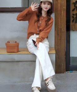 Korean-Style Soft Knitted Sweater & Denim Wide-Leg Pants Matching Set for Autumn/Winter - Fashionable Age-Reducing Two-Piece Outfit