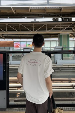 Korean Style Solid Color Back Letter Print Round Neck Short Sleeve Men's Casual T-Shirt for Early Spring Fashion