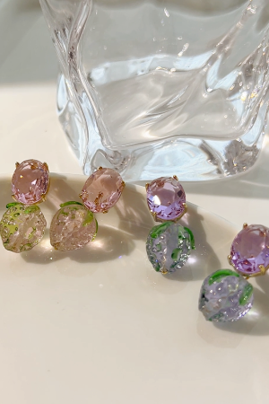 Korean Style Strawberry Ice Crystal Stud Earrings - High-End Acrylic Sweet Design for Women - 2025 Trendy Fashion Jewelry