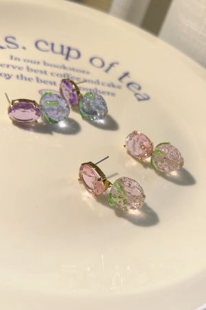 Korean Style Strawberry Ice Crystal Stud Earrings - High-End Acrylic Sweet Design for Women - 2025 Trendy Fashion Jewelry