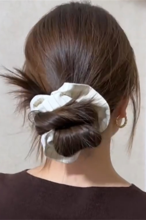 Korean-Style Striped Big Intestine Hair Tie - Trendy High-End Hair Accessory for 2025 Fashion