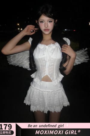 Korean-Style Sweet Embroidered Lace-Up Top - 90s Summer Outfit for a Fresh Oxygen-Feeling Look
