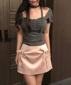 Korean-Style Sweet Ruffled Lace Trim Low Square Neck T-Shirt - Spliced Knitted Short Top for a Chic 90s Look