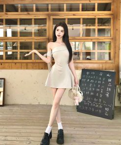 Korean-Style Vintage One-Shoulder Dress for Women, High-End Waist-Cinching Solid Color, Short Skirt, Summer Fashion