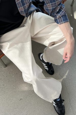 Korean Style White Apricot Minimalist Wide-Leg Straight Jeans for Men - Loose Fit Casual Curved Blade Denim Pants