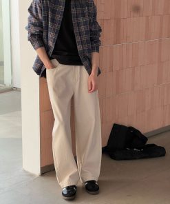 Korean Style White Apricot Minimalist Wide-Leg Straight Jeans for Men - Loose Fit Casual Curved Blade Denim Pants