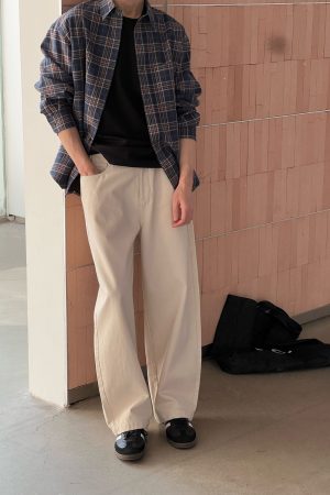 Korean Style White Apricot Minimalist Wide-Leg Straight Jeans for Men - Loose Fit Casual Curved Blade Denim Pants