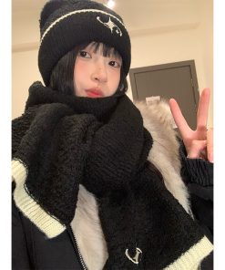 Korean-Style White Knitted Hat for Women - Warm Autumn Winter Neck Gaiter Scarf, Cold-Resistant and Versatile Fashion Accessory