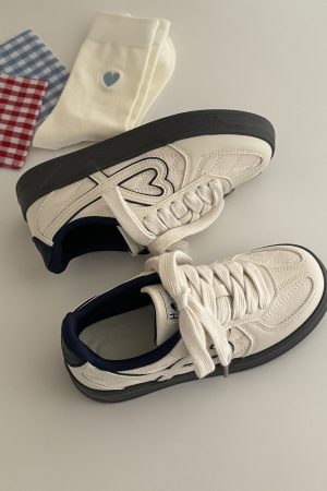 Korean Style White Sneakers for Women - Casual Versatile Soft Sole Sports Shoes for Training and Skating - 2025 Trend