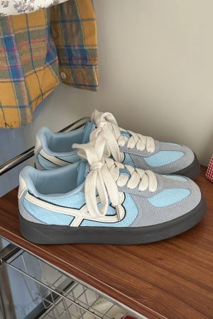 Korean Style White Sneakers for Women - Casual Versatile Soft Sole Sports Shoes for Training and Skating - 2025 Trend