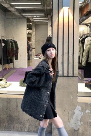 Korean Style Women's Short Wool Coat, Loose Fit Cotton-Padded Winter Jacket, High-End Quality, 2025 Trendy Fashion