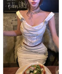 Lace Sweet and Spicy Bodycon Top with Mermaid Skirt - Elegant Winter Outfit for Young Ladies, Perfect for Night Banquets and Formal Events