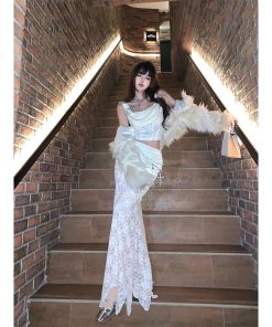 Lace Sweet and Spicy Bodycon Top with Mermaid Skirt - Elegant Winter Outfit for Young Ladies, Perfect for Night Banquets and Formal Events