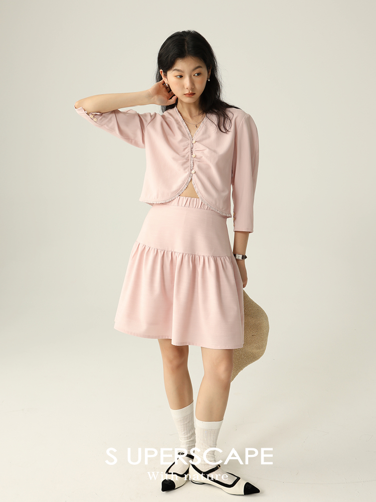 Lace-Trimmed V-Neck Short Top and Skirt Set - Women's 90s Inspired Y2K Fashion Ensemble Lace-Trimmed V-Neck Short Top and Skirt Set - Women's 90s Inspired Y2K Fashion Ensemble