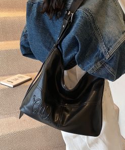 Large-Capacity Minimalist Tote Bag for Women - Fashionable Shoulder Bag for Commuting, Artistic Design, Spring/Summer 2025