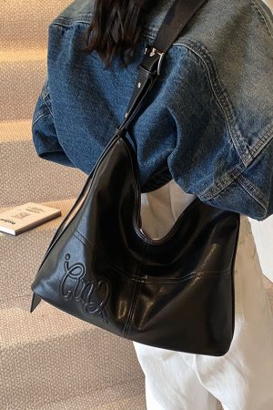 Large-Capacity Minimalist Tote Bag for Women - Fashionable Shoulder Bag for Commuting, Artistic Design, Spring/Summer 2025