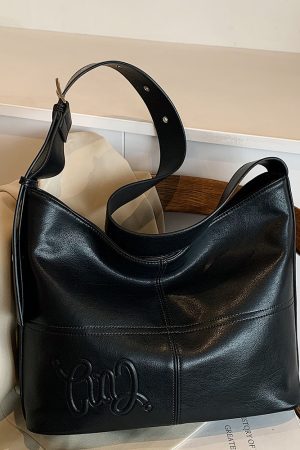 Large-Capacity Minimalist Tote Bag for Women - Fashionable Shoulder Bag for Commuting, Artistic Design, Spring/Summer 2025
