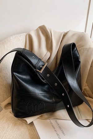 Large-Capacity Minimalist Tote Bag for Women - Fashionable Shoulder Bag for Commuting, Artistic Design, Spring/Summer 2025