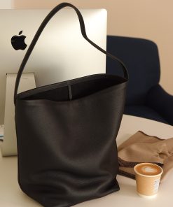 Large Capacity TR Style Bucket Tote Bag in Imported Cowhide with Lychee Texture - Perfect Shoulder Bag for Everyday Use