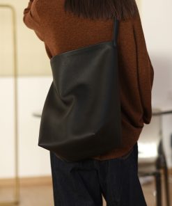 Large Capacity TR Style Bucket Tote Bag in Imported Cowhide with Lychee Texture - Perfect Shoulder Bag for Everyday Use