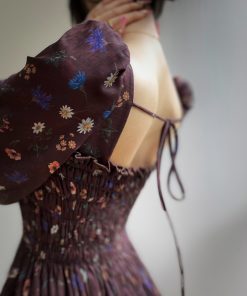 Late Autumn Floral Print Dress, French Square Neck, Waist-Defined, Slimming Design, Perfect for Tea Breaks and Fall Events