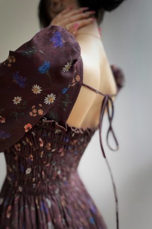 Late Autumn Floral Print Dress, French Square Neck, Waist-Defined, Slimming Design, Perfect for Tea Breaks and Fall Events
