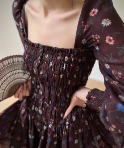 Late Autumn Floral Print Dress, French Square Neck, Waist-Defined, Slimming Design, Perfect for Tea Breaks and Fall Events