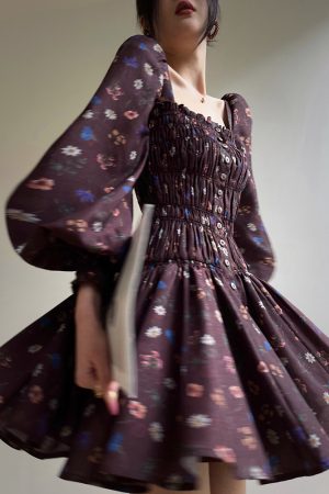 Late Autumn Floral Print Dress, French Square Neck, Waist-Defined, Slimming Design, Perfect for Tea Breaks and Fall Events