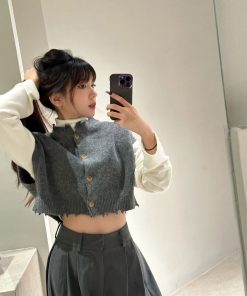 Layered Loose Fit Knitted Vest Cardigan - Sleeveless Short Outerwear Top for Women, Casual Chic Style