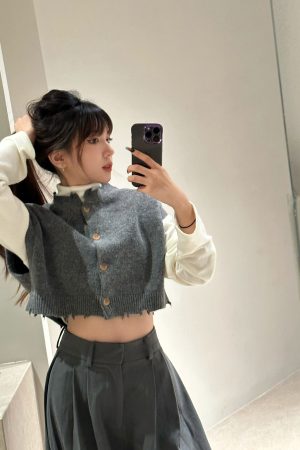 Layered Loose Fit Knitted Vest Cardigan - Sleeveless Short Outerwear Top for Women, Casual Chic Style