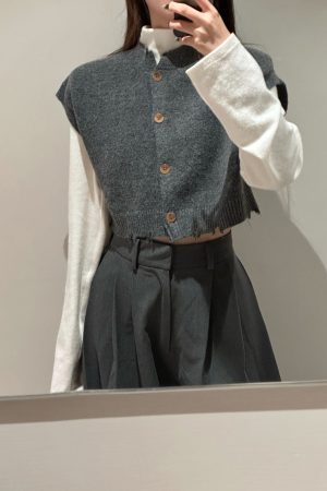 Layered Loose Fit Knitted Vest Cardigan - Sleeveless Short Outerwear Top for Women, Casual Chic Style