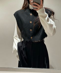 Layered Loose Fit Knitted Vest Cardigan - Sleeveless Short Outerwear Top for Women, Casual Chic Style